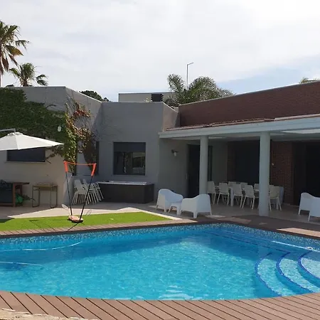 Villa Villahuerta,Es Pool And Jacuzzi, Just For Quiet People