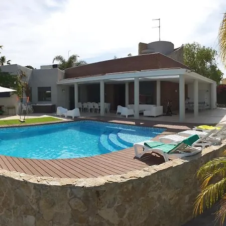 Villahuerta,Es Pool And Jacuzzi, Just For Quiet People Villa *